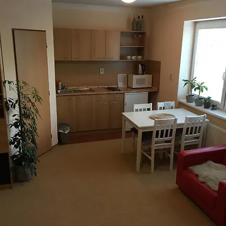 Apartmanovy Dom アパート Králiky